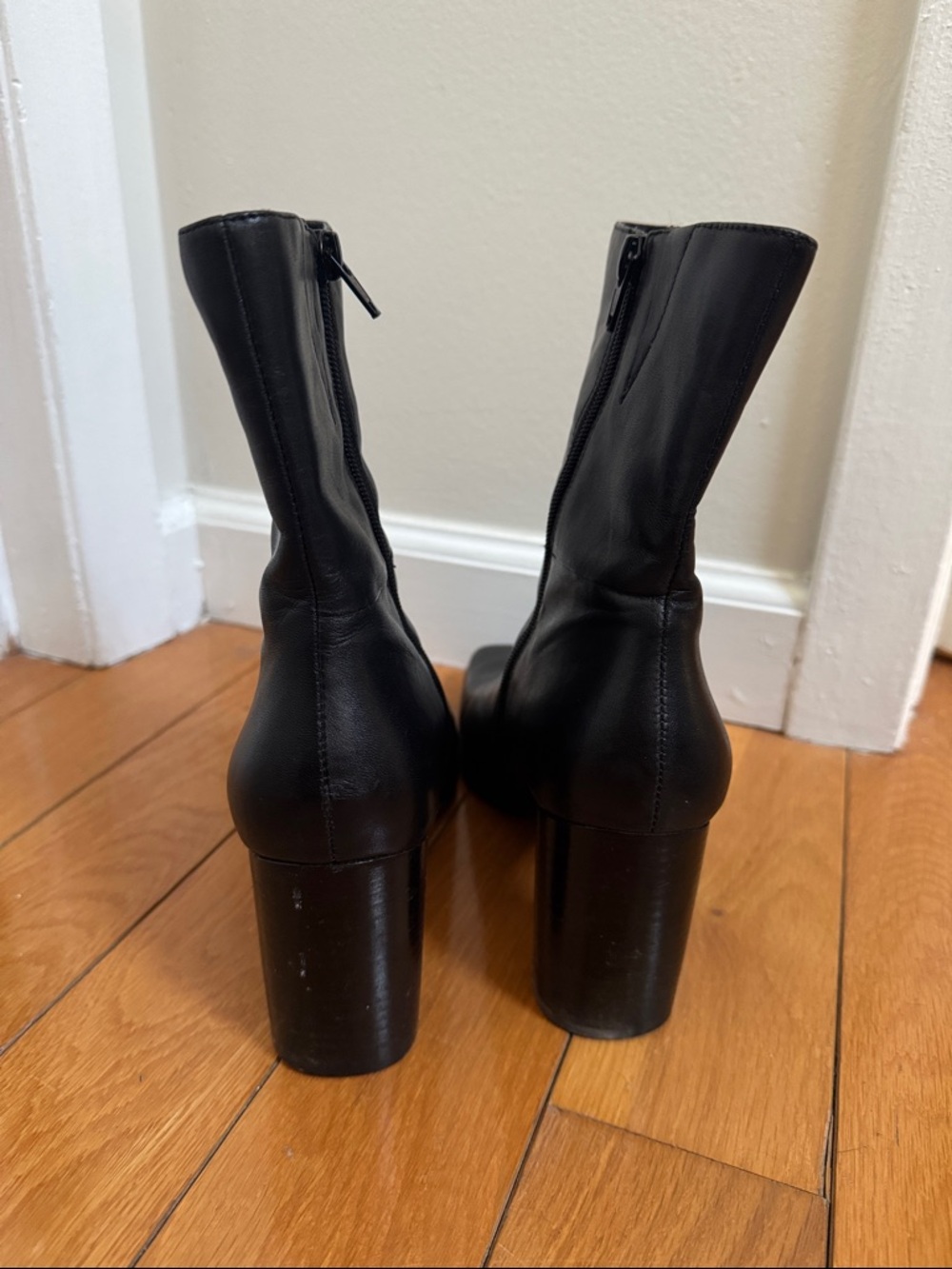 BANDOLINO / Women's Black Leather Block Heel Boots - Picture 4 of 8